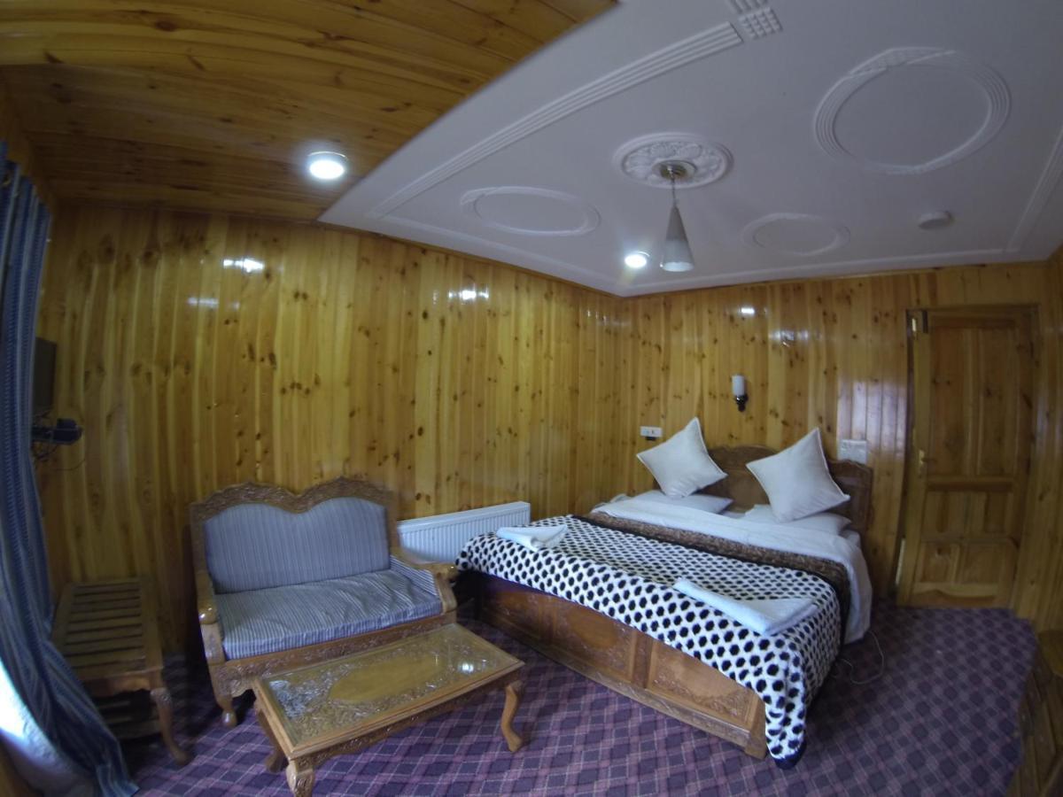 Hotel Barzman Sonāmarg Exteriör bild