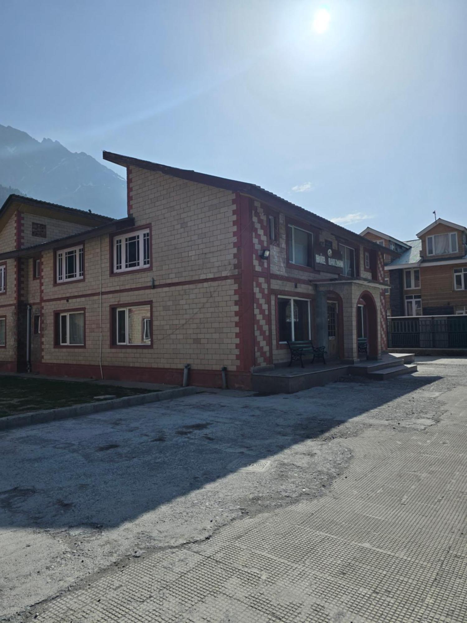 Hotel Barzman Sonāmarg Exteriör bild