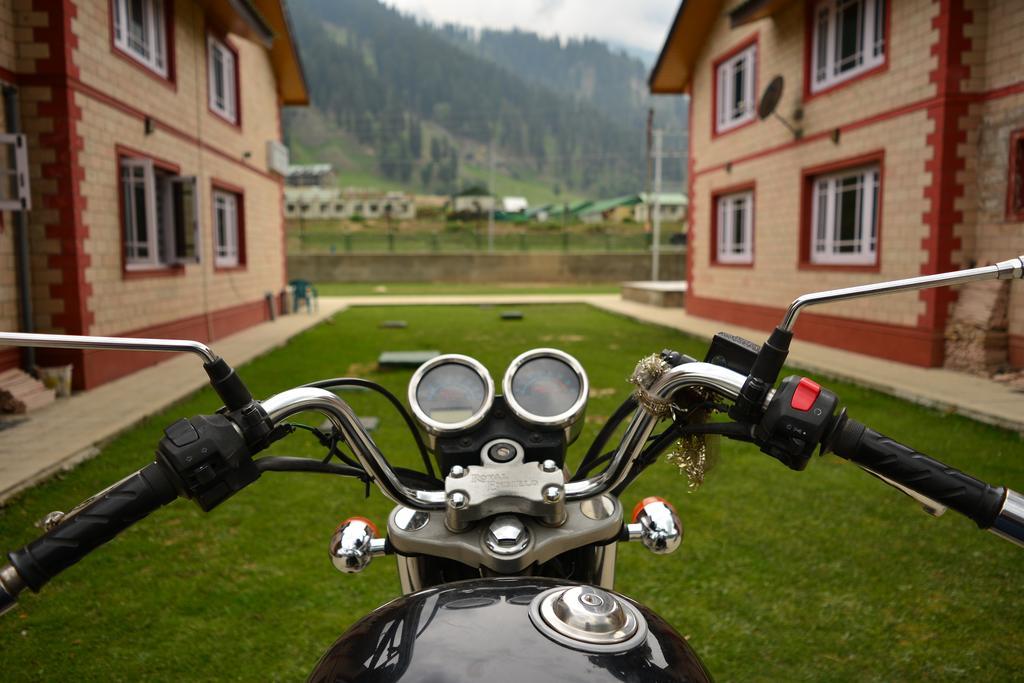 Hotel Barzman Sonāmarg Exteriör bild